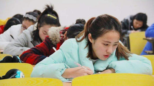 考上“专科”的新生注意了！这3件事越早明白越好，对就业有帮助