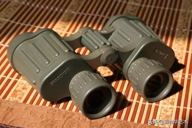 施华洛世奇是属于什么饰品,施华洛世奇是水晶还是莫桑钻