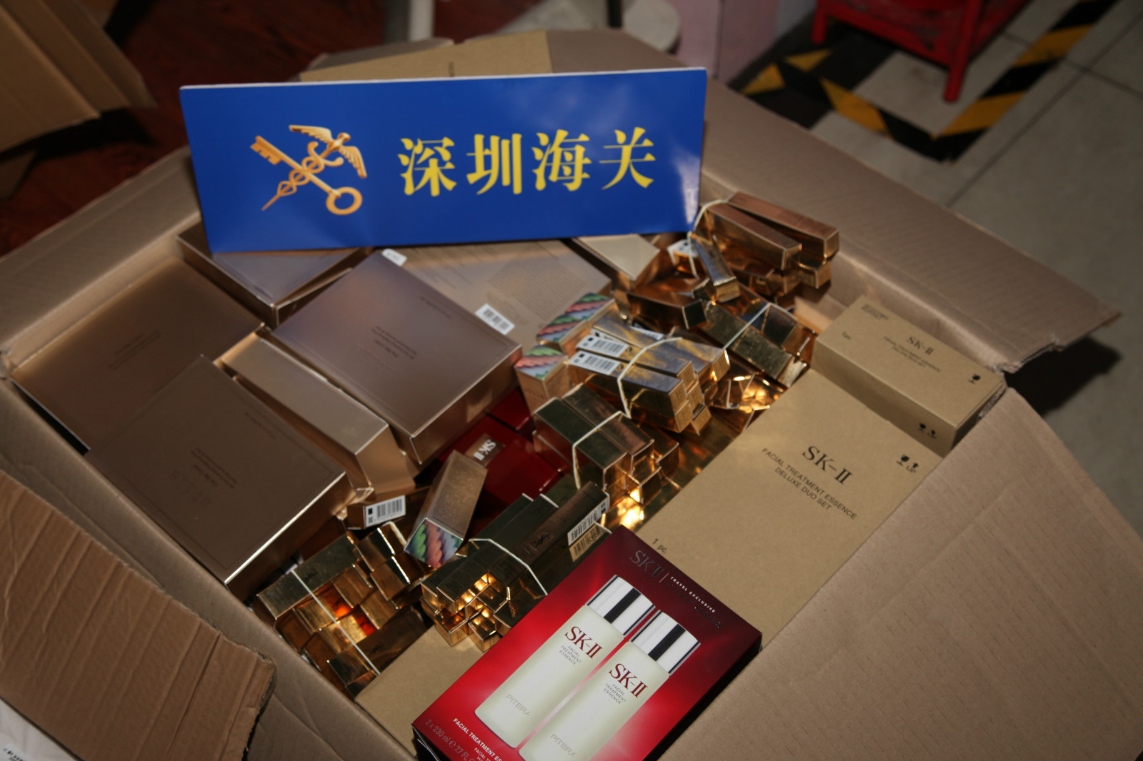 团伙向境外售假lv涉案额7亿,跨境电商团伙