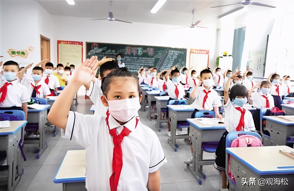 学生向老师鞠躬礼仪,小学生给老师鞠躬的正确姿势