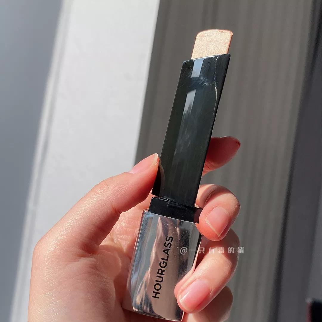 黄皮新手彩妆教程视频全集,适合黄皮的大牌彩妆推荐眼影