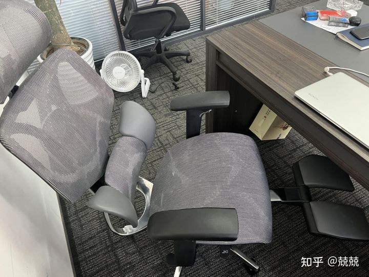 人体工学椅黑白调e3pro测评,黑白调P7人体工学椅