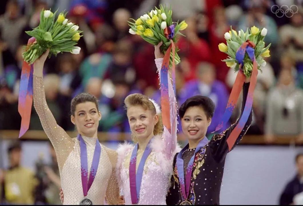 哪一年中国冬奥会会徽亮相,历届冬奥会冬残奥会会徽