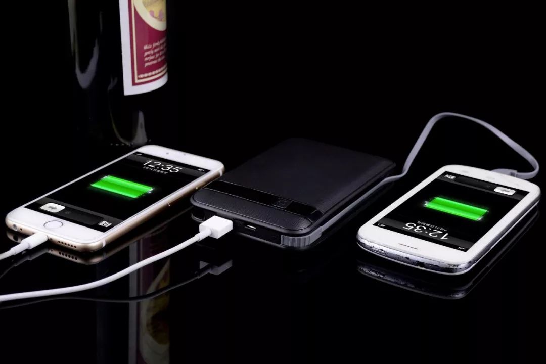 车在路上没油了熄火怎么办,车在路上没油了加油站送油吗