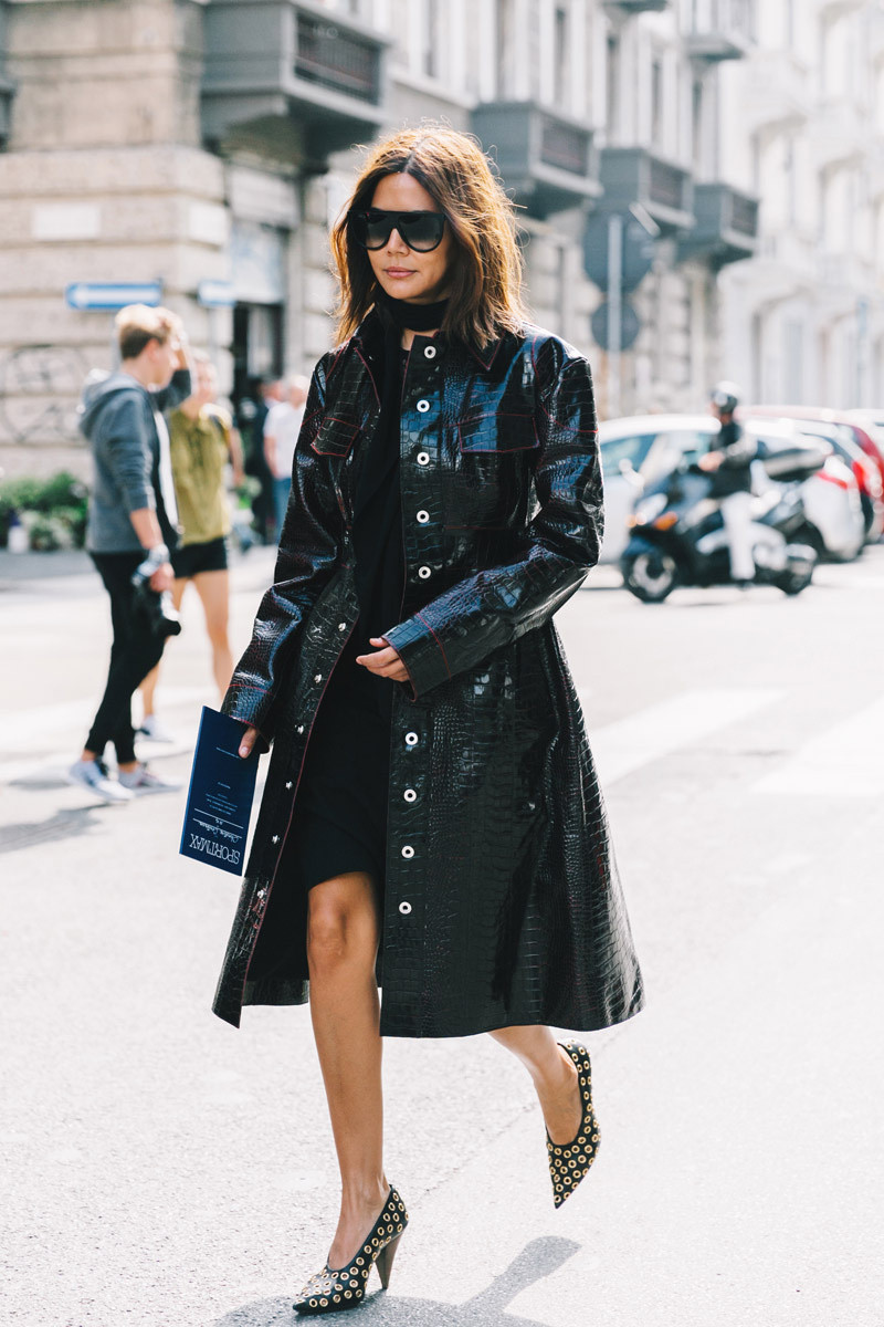 大衣配什么内搭减龄好看,驼色大衣内搭什么颜色减龄