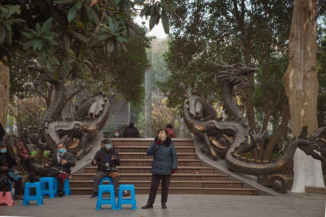 父母约会时，玩得比你野多了