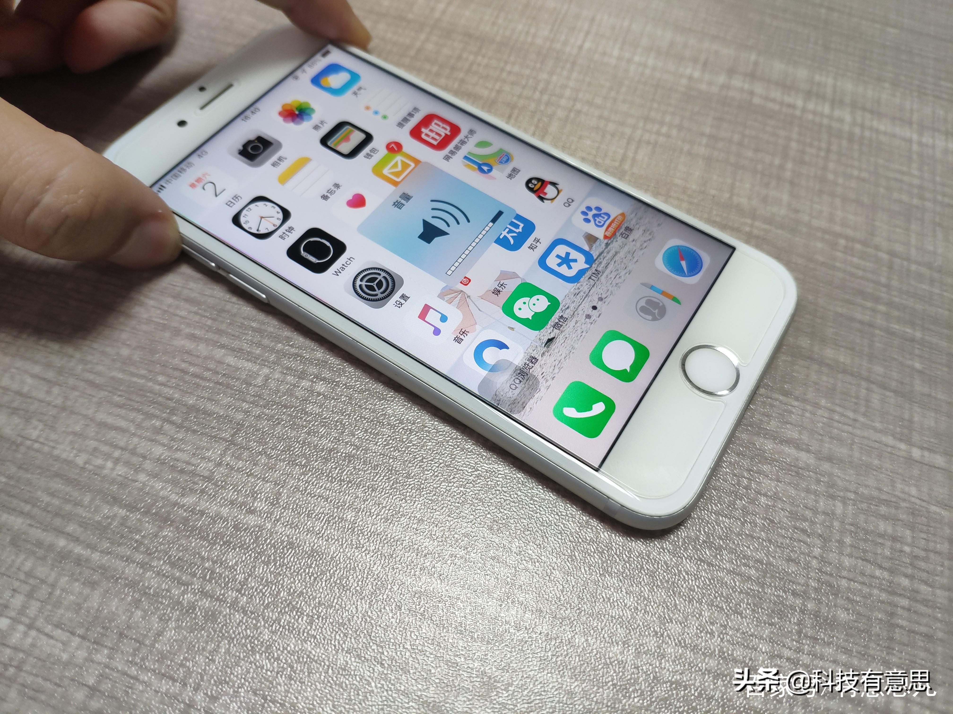 iphone6s掉进水开不了机怎么办,苹果6s掉水里挽救措施