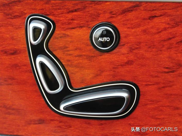 现代进口全新雅科仕新款,5.0lv8