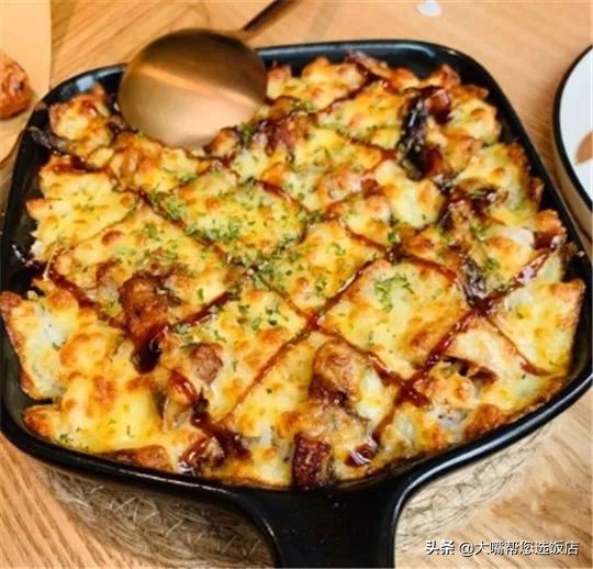 #吃遍大连#披萨的诱惑!一个蕴藏着芝士力量的神物