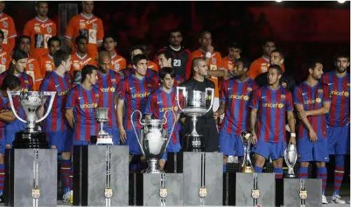 世界三大球王是谁,足坛都有哪些三冠王