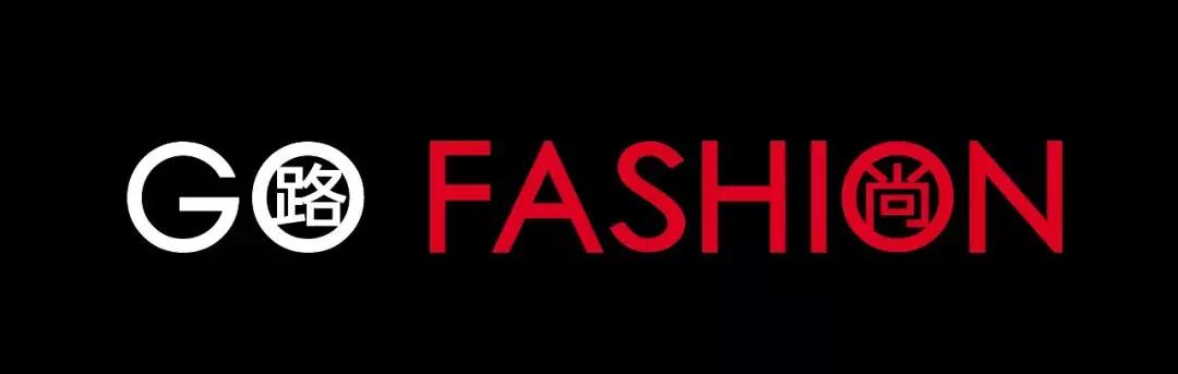 张予曦戴金丝框眼镜,张予曦银色服装