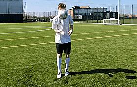 怎么提升足球颠球球感,足球球感颠球完整教案