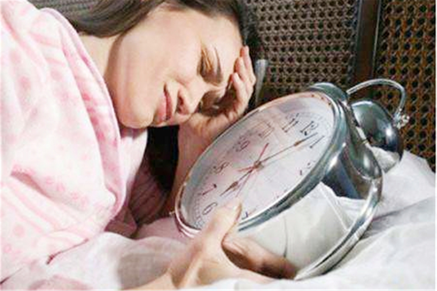 坐月子没休息好吃什么,坐月子没睡好觉有补救吗