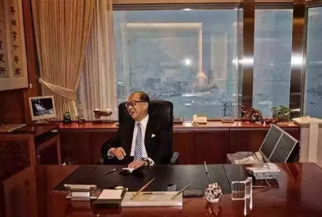 李嘉诚貔貅阵,李嘉诚办公室摆88只貔貅