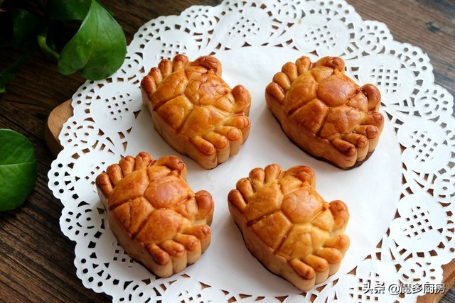 月饼家常做法不用转化糖浆,月饼好看又好吃做法