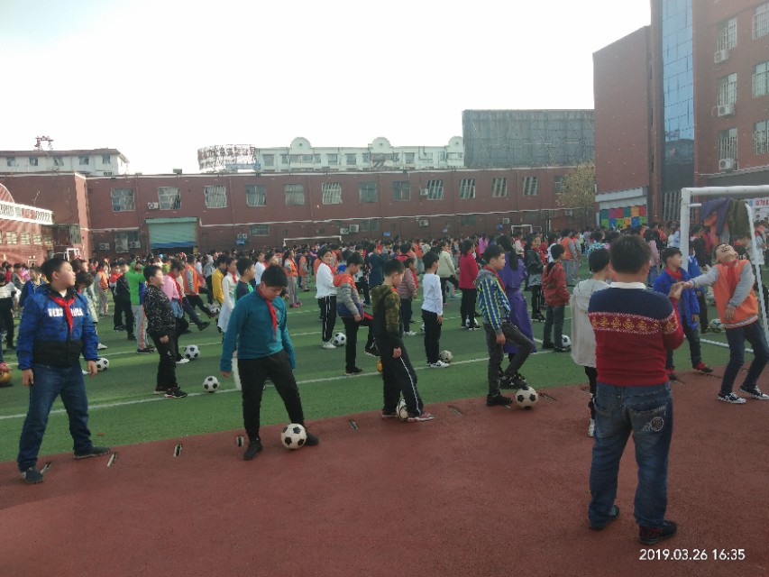 伏羲路小学课间操足球操,文化路小学大课间操