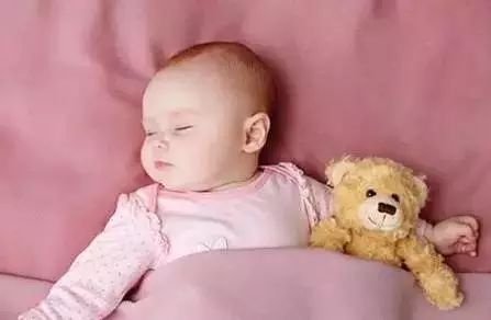 宝宝斜颈可以使用什么物理疗法,纠正宝宝斜颈最好的办法