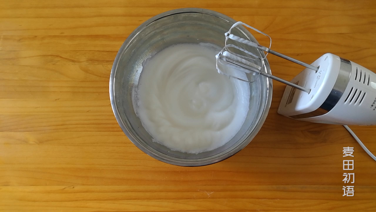 戚风蛋糕要怎么做才不会塌陷,做的戚风蛋糕底部总是凹进去