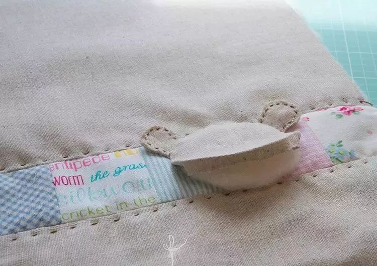 旧衣服制作宝宝口水兜,手工制作婴儿围嘴用品教程