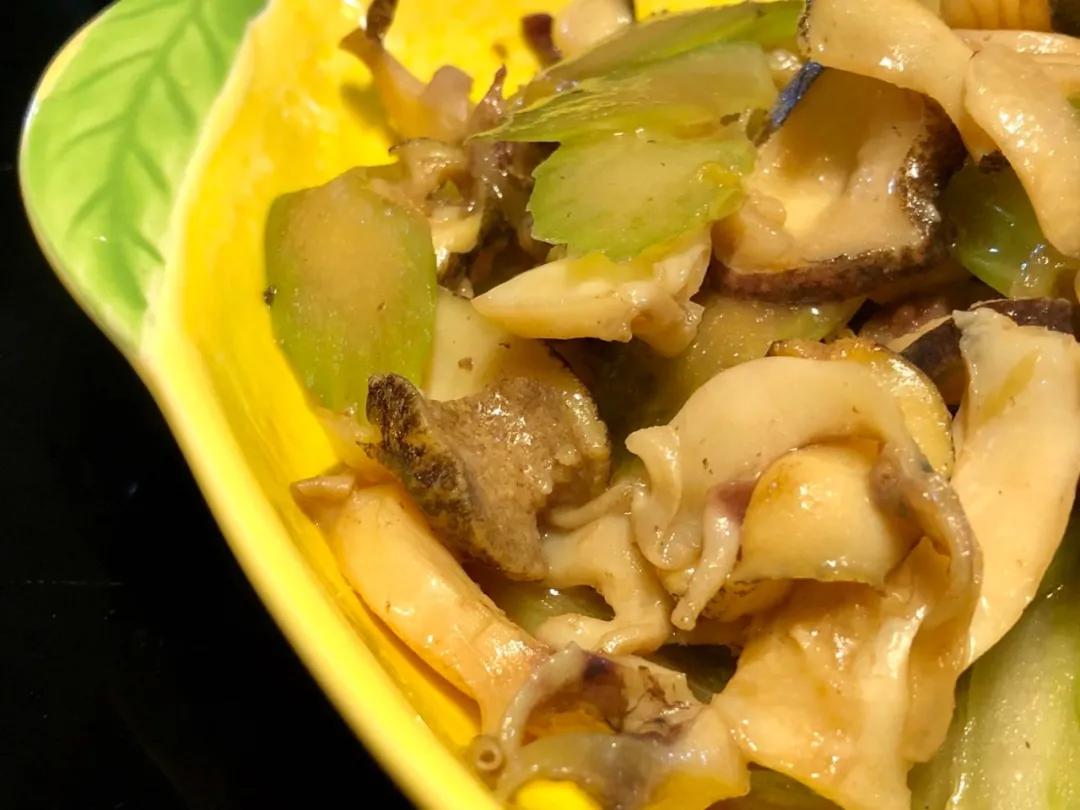 哈尔滨特色美食商委肉丸子，尾季尝鲜，我拿它来做个小火锅