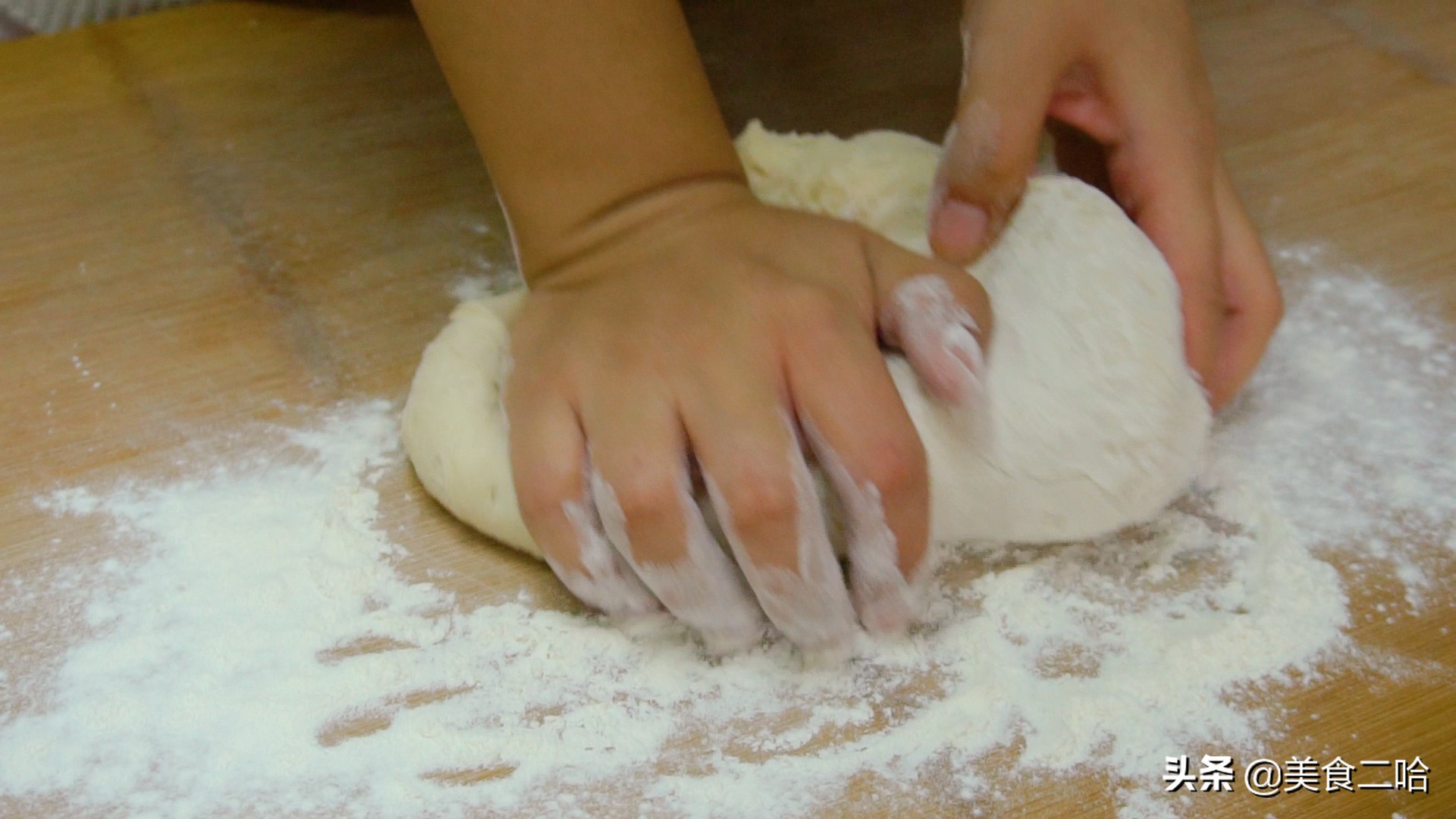 “二十八，蒸枣花”，过年教你做千层枣花馍，招待客人倍有面儿