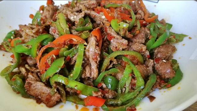 炒菜时候肉总是粘锅怎么回事,炒菜的肉怎么炒才软和