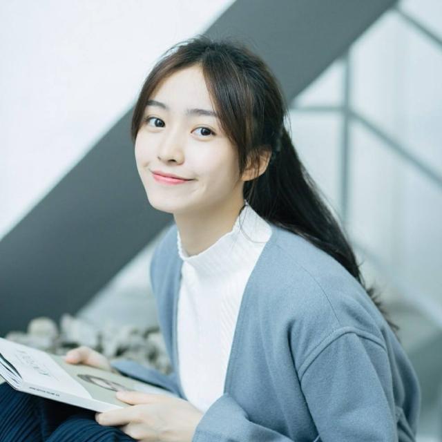 学会了这些拍照技巧怎么拍都好看,必须掌握的9个拍照姿势