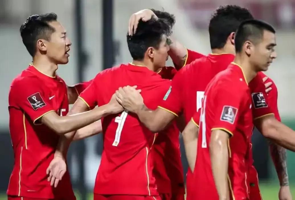 国足12强赛会更加艰难，李铁随时有可能下课，武磊必须作出取舍