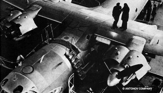 结缘中国民航的安24，相爱相杀二十六载，小飞机与民航的爱恨情仇