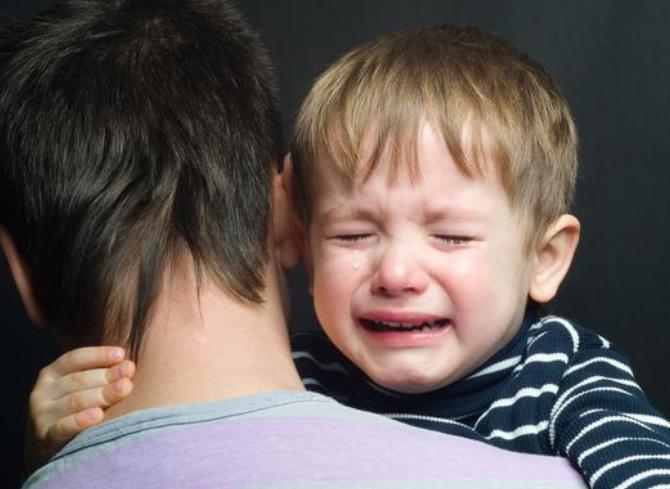 孩子脾气爆发了家长怎么做,孩子脾气暴躁时父母应该怎么做