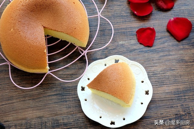 不用面粉做蛋糕只用鸡蛋和牛奶,低糖蛋糕的做法烤箱