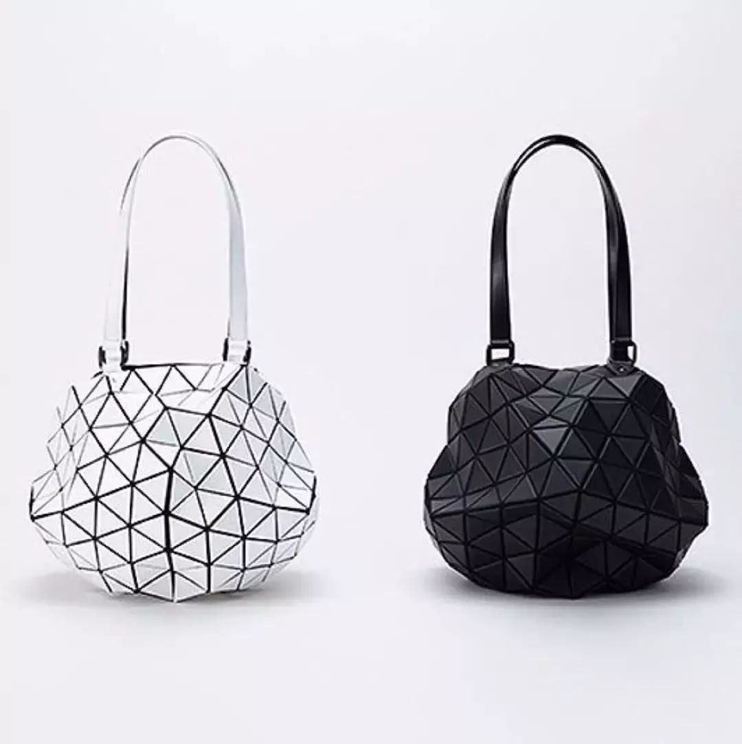 三宅一生菱格包经典色,日本菱格包三宅一生真假