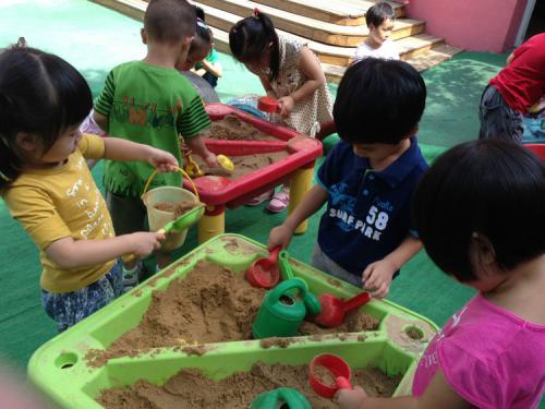 幼儿园家庭作业画妈妈,幼儿园作业画我家的家具