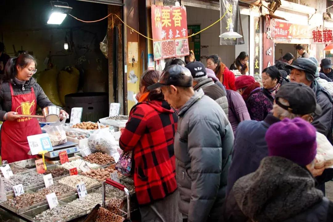 年味|带上小拖车跟我走!这里买年货实惠好吃