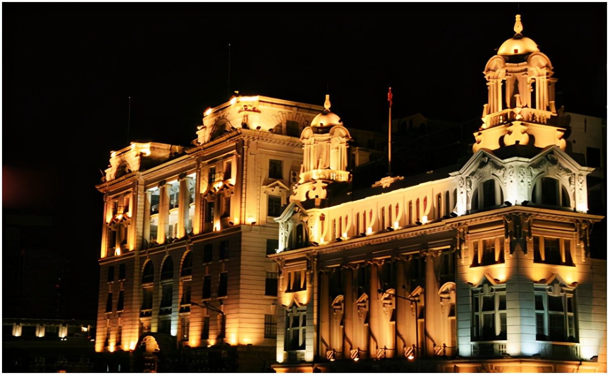 上海最高的楼叫什么大厦,上海外滩介绍200字