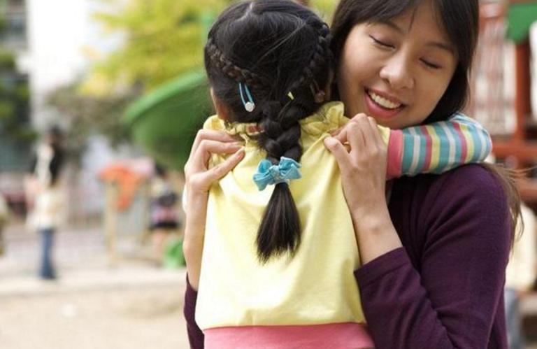 睡前一小时坚持陪孩子做这3件事,睡前一小时不要对宝宝做的四件事