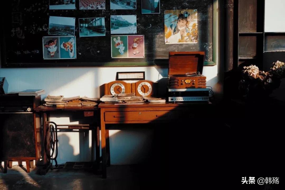 小时候偷偷抽烟长大爸爸给我烟,小时候偷了我爸爸一根烟