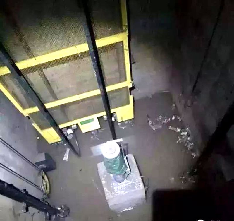 雨季电梯进水停用温馨提示,下大雨电梯进水解决方案
