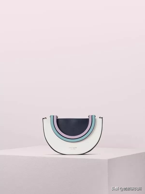 轻奢小众包包种草好看高级不撞款,比较小众的轻奢包包品牌