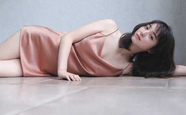 日本女星佐佐木希被曝将离婚，上亿豪宅当赡养费，丈夫曾多次出轨