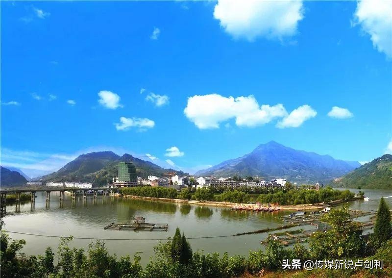 石泉小石头啵啵鱼团购,小石头啵啵鱼石泉店