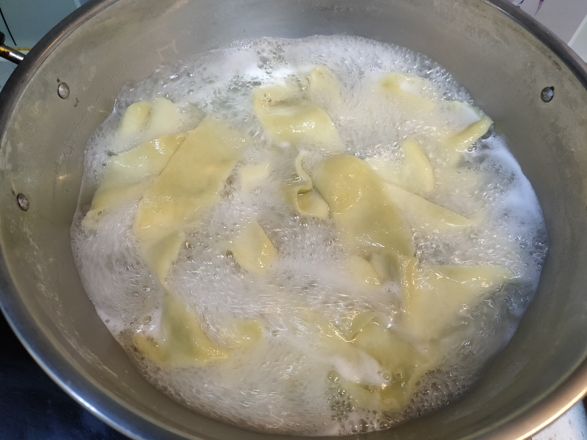 牛肉板面的正宗做法汤汁,牛肉板面好吃的家常做法