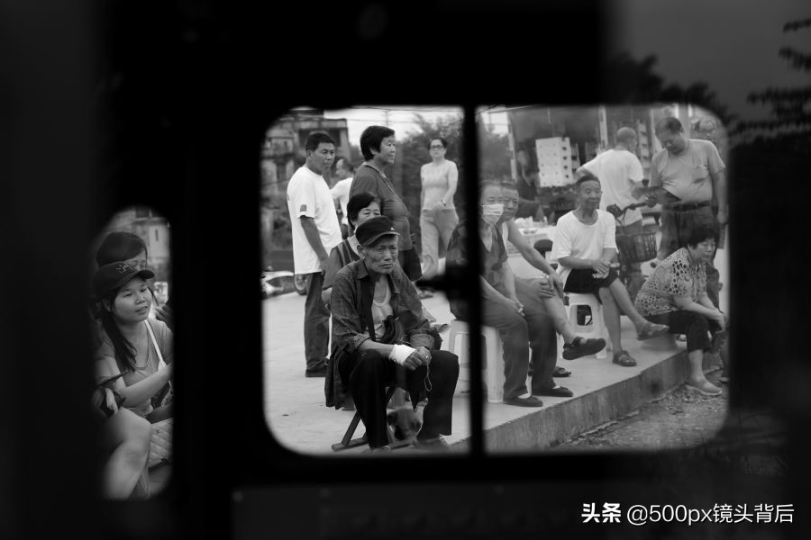 襄河人家令人神往：养几只土鸡、猫狗和一些花草…何等美好的生活