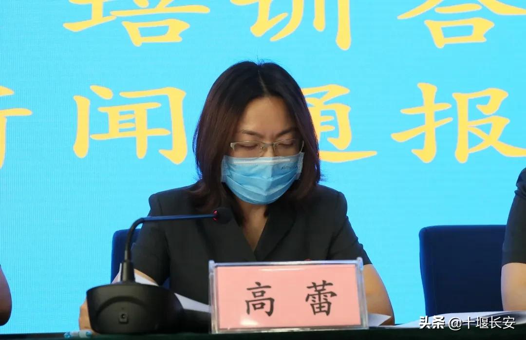 应该给孩子报什么早教班,给小孩报培训班有哪些门道