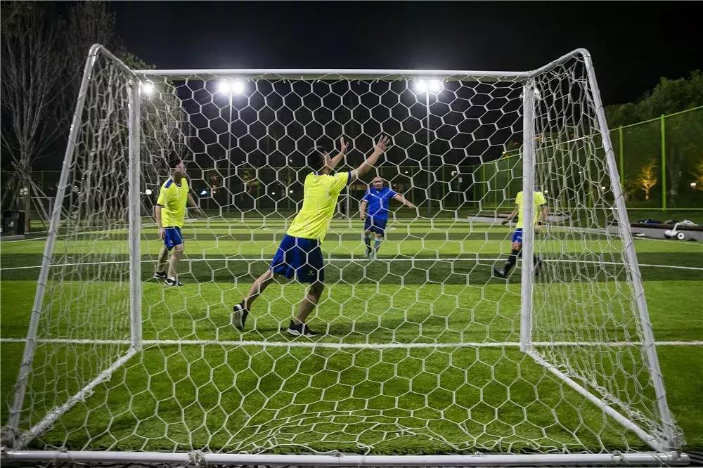 他们在曲江“争”球场……