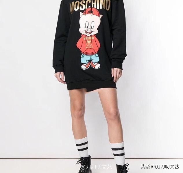 笑成佩奇，奢侈大牌被吐槽的中国风，遇到猪年竟然也可爱了起来