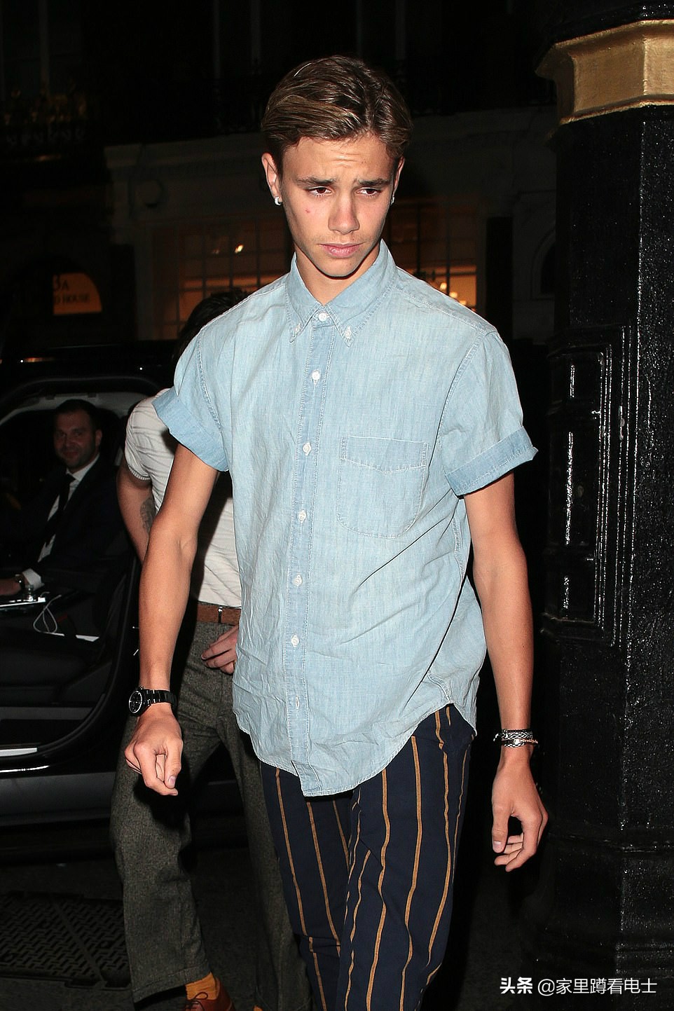 贝克汉姆17岁儿子照片,贝克汉姆抬头纹帅