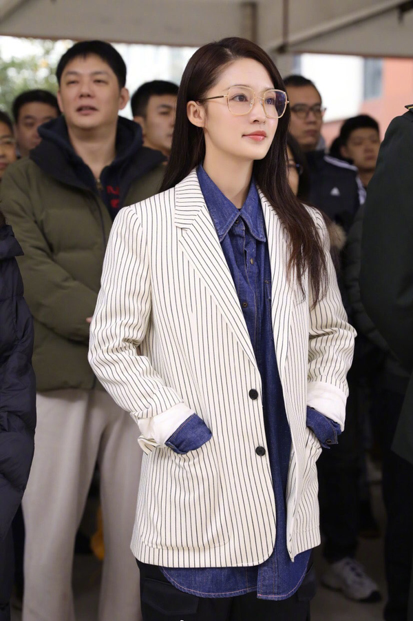 李沁撞脸的女孩原视频,李沁撞脸的小女孩