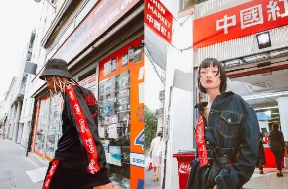 可口可乐联名产品有哪些牌子的,可口可乐联名时装周