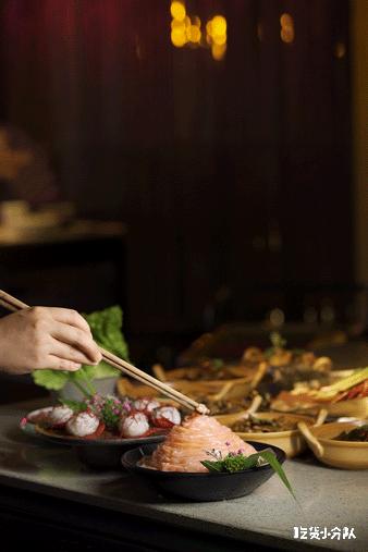 排队归排队，这店名你念的对吗？